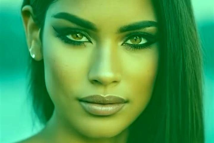 Ellie, 24, a black dark-eyed latina companion based in Strass. Offering 69, A-Level, Couples. Available for incall and outcall, day and evening dates.