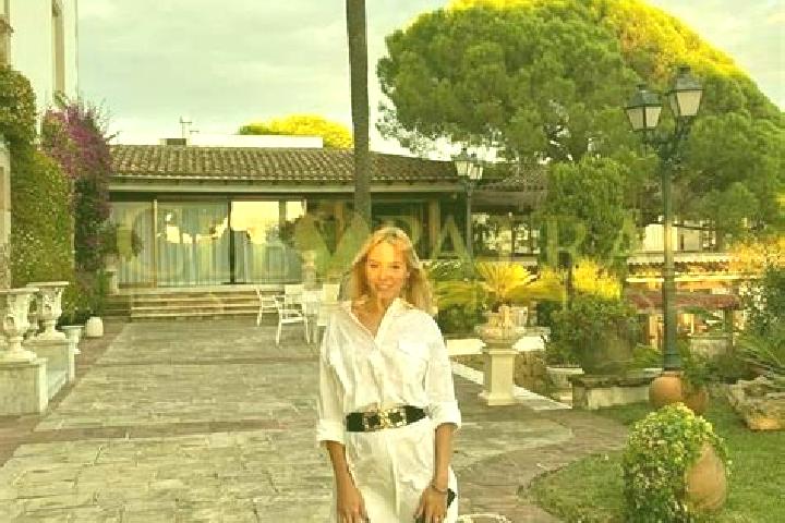 Ellie, 24, a blonde dark-eyed mediterranean companion based in Sankt Michael im Burgenland. Offering Tantra, Couples, OWO, Prostate Massage. Available for in...