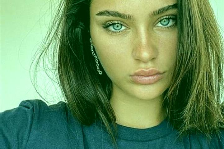 Ellie, 24, a brunette dark-eyed caribbean companion based in Tenby. Offering OWO, Duos, Prostate Massage. Available for incall and outcall, day and evening d...