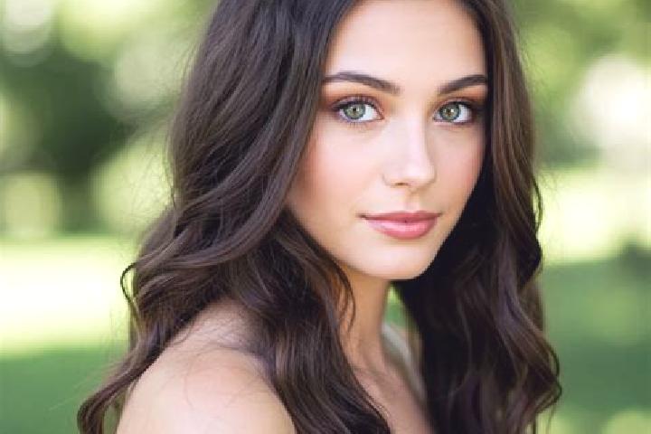 Ellie, 24, a brunette hazel-eyed european companion based in Tuscaloosa. Offering Striptease, Party Girl, Duos, Overnight. Available for incall and outcall, ...