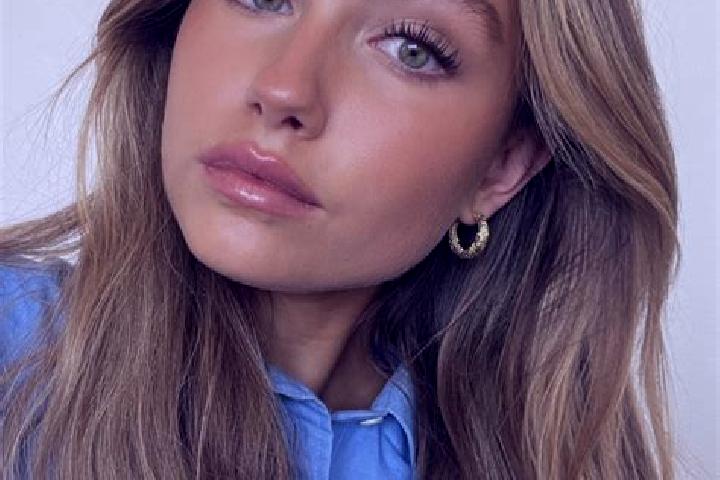 Ellie, 24, a dark blonde green-eyed caribbean companion based in Dogankent. Offering CIM, Deep French Kissing, Prostate Massage, Massage, A-Level. Available ...