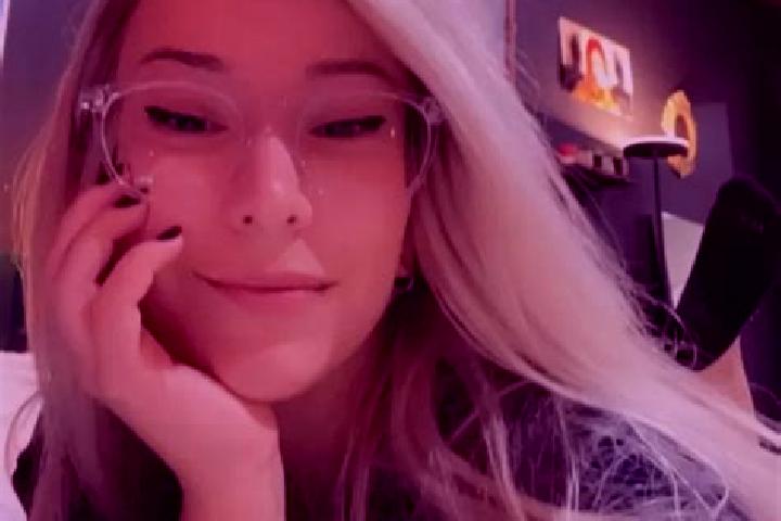 Ellie, 24, a platinum blonde dark-eyed mixed companion based in New Sarpy. Offering Party Girl, Roleplay, Overnight, Duos. Available for incall and outcall, ...