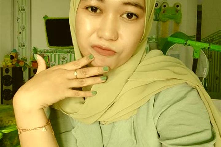 Ellie, 24 — Escort in Cigadog, Indonesia
