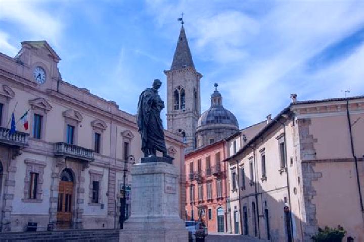 Ellie, 24 — Escort in Collecorvino, Italy