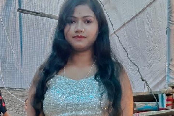 Ellie, 24 — Escort in Haldibari, India
