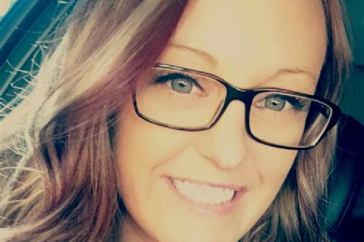Ellie, 24 — Escort in Haskins, United States