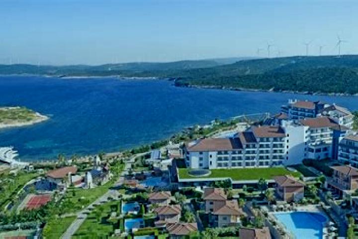 Ellie, 24 — Escort in Seferihisar, Turkey