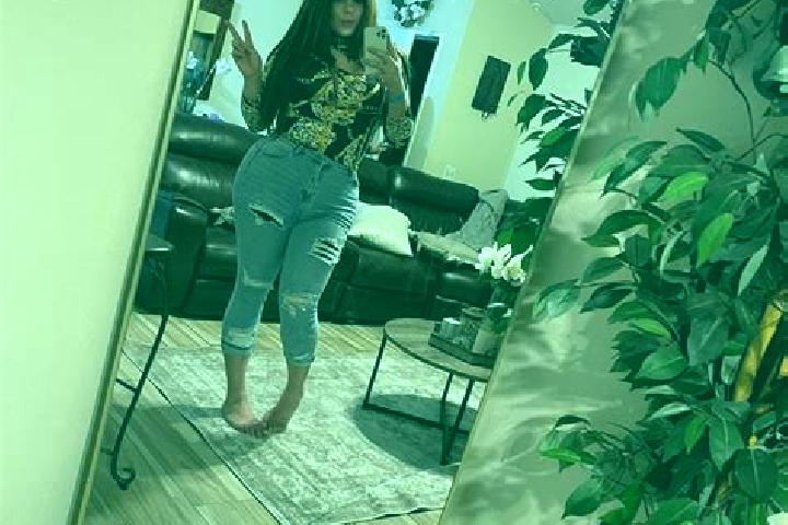 Ellie, 24 — Escort in Sotrile, Romania