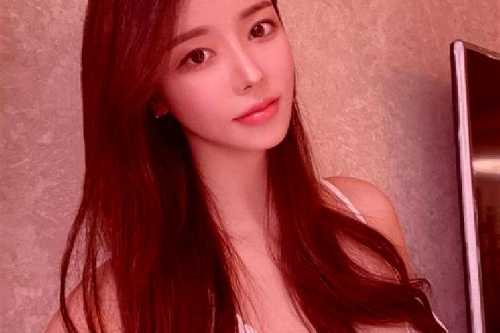 Ellie, 24 — Escort in Ziqiu, China
