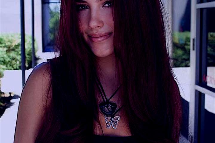 Ellie, 25, a auburn dark-eyed european companion based in Castleford. Offering BDSM, Travel Companion, Overnight. Available for incall and outcall, overnight...