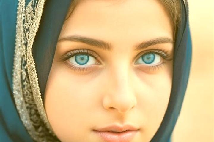 Ellie, 25, a blonde grey-eyed middle eastern companion based in Henis. Offering BDSM, Fetish, Couples. Available for incall and outcall, overnight bookings a...