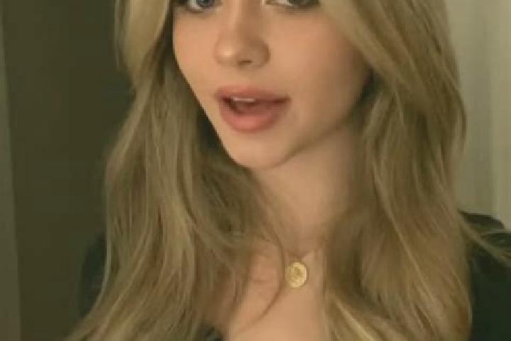 Ellie, 25, a blonde hazel-eyed mediterranean companion based in Cantagallo. Offering Massage, Deep French Kissing, Girlfriend Experience, Fetish, GFE. Availa...