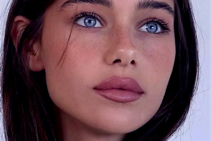 Ellie, 25, a brunette brown-eyed mixed companion based in Labinot-Mal. Offering Prostate Massage, Tantra, Party Girl, Erotic Massage. Available for incall an...