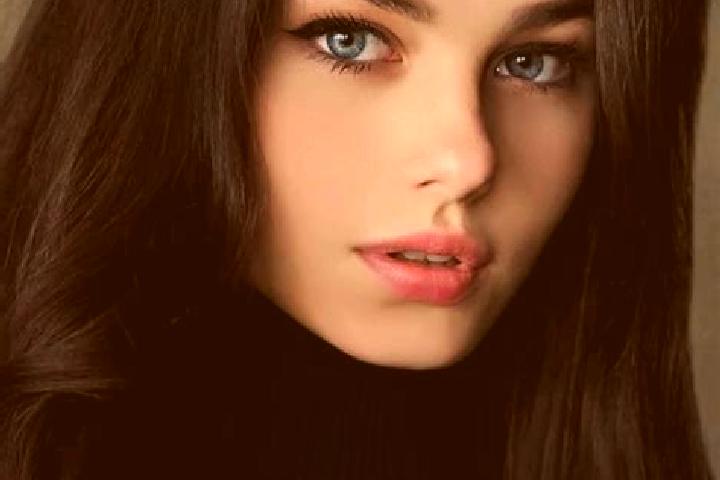 Ellie, 25, a brunette grey-eyed slavic companion based in Molinos. Offering Domination, Striptease. Available for incall and outcall, day and evening dates.