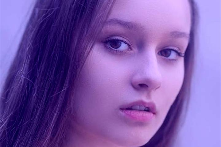 Ellie, 25, a dark blonde amber-eyed ebony companion based in Kosice. Offering Dinner Date, Girlfriend Experience, 69, Prostate Massage. Available for incall ...