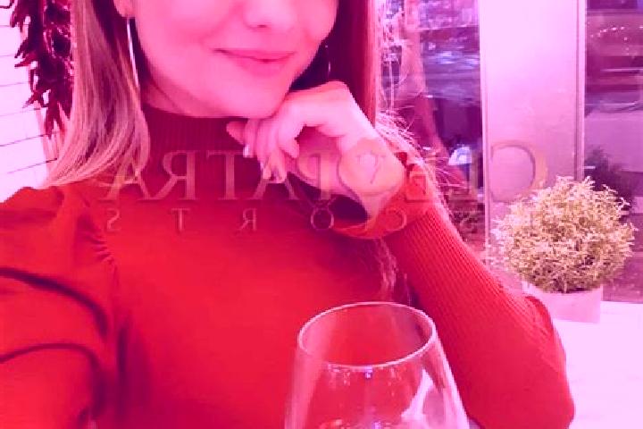 Ellie, 25, a red dark-eyed european companion based in Pierbach. Offering Overnight, Erotic Massage, OWO, Deep French Kissing, Dinner Date. Available for inc...