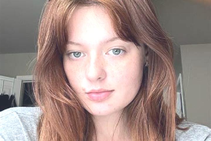 Ellie, 25, a red grey-eyed indian companion based in Vinicani. Offering Tantra, OWO, Duos, A-Level. Available for incall and outcall, day and evening dates.