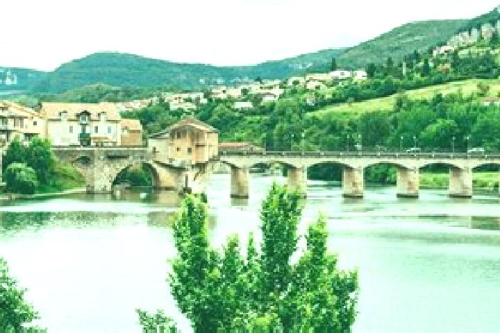 Ellie, 25 — Escort in Millau, France