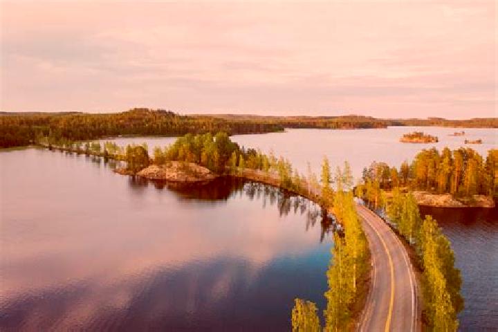 Ellie, 25 — Escort in Raeaekkylae, Finland