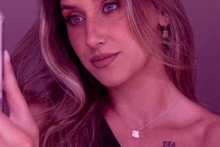 Ellie, 25 — Escort in Rudnik, Czech Republic