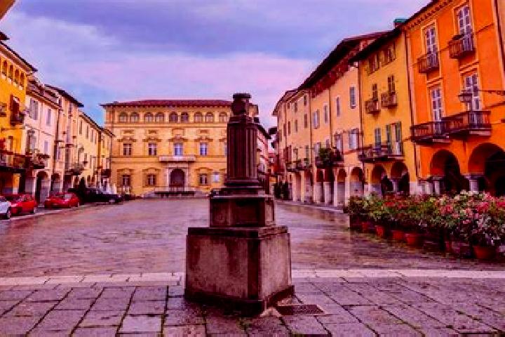 Ellie, 25 — Escort in Sala Biellese, Italy