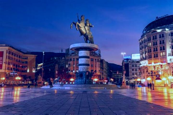 Ellie, 25 — Escort in Srbica, North Macedonia
