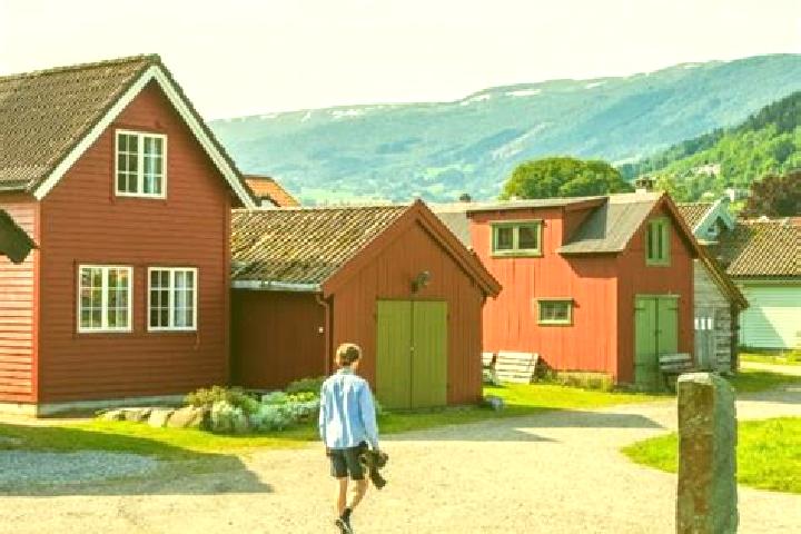 Ellie, 25 — Escort in Vikoyri, Norway