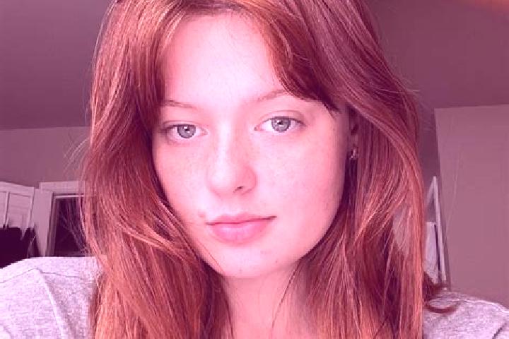 Ellie, 26, a auburn grey-eyed european companion based in Scornicesti. Offering Massage, Girlfriend Experience, Travel Companion, Erotic Massage. Available f...