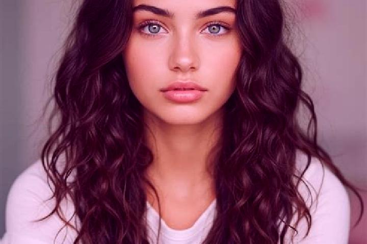 Ellie, 26, a auburn hazel-eyed mediterranean companion based in Merdrignac. Offering Erotic Massage, Dinner Date, Overnight, Girlfriend Experience. Available...
