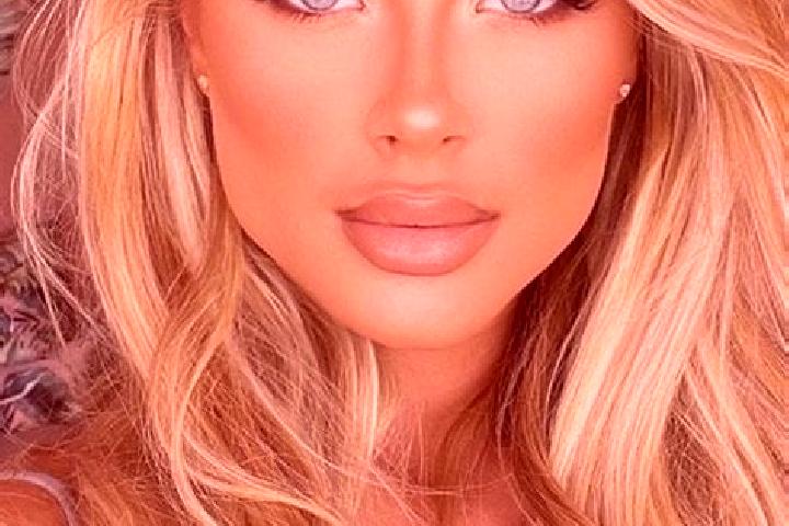 Ellie, 26, a blonde blue-eyed latina companion based in Frontenac. Offering Travel Companion, Tantra, Erotic Massage. Available for incall and outcall, overn...