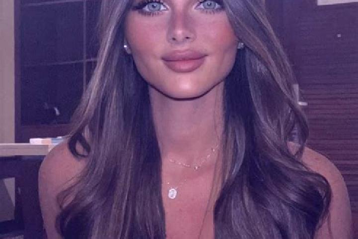 Ellie, 26, a brunette dark-eyed caribbean companion based in Merrigum. Offering Striptease, Duos, A-Level, Dinner Date, Party Girl. Available for incall and ...
