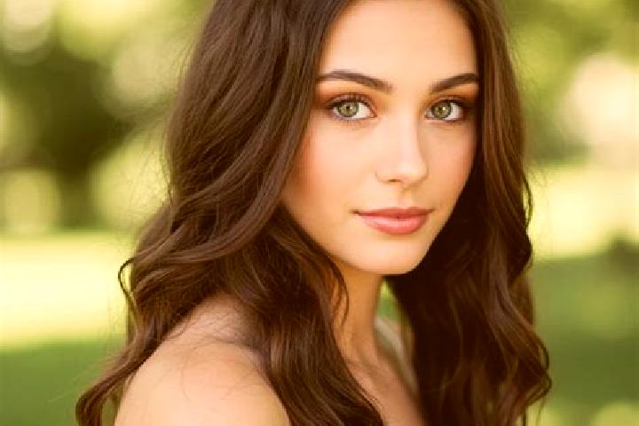 Ellie, 26, a brunette hazel-eyed mixed companion based in Barrancas. Offering 69, Overnight. Available for incall and outcall, day and evening dates.