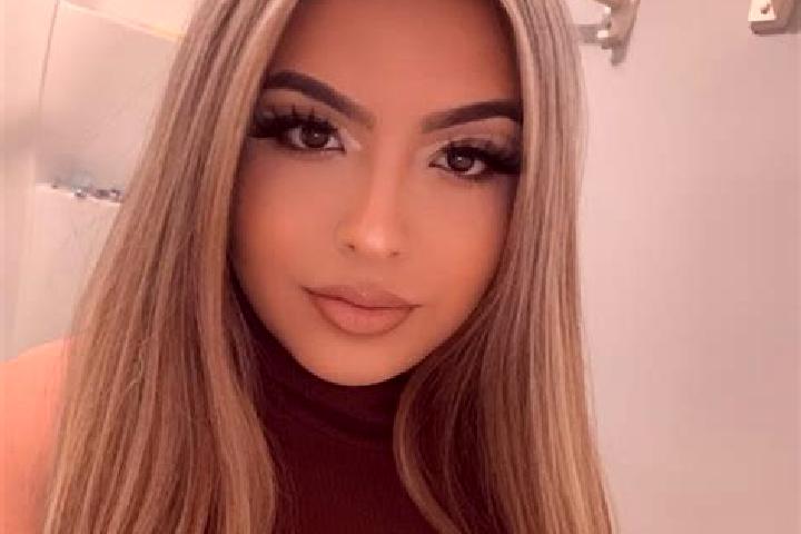 Ellie, 26, a red blue-eyed latina companion based in Meseli. Offering Tantra, BDSM, A-Level. Available for incall and outcall, day and evening dates.