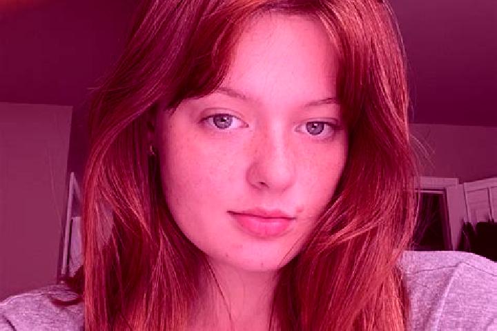 Ellie, 26, a red brown-eyed indian companion based in Goeppingen. Offering Duos, Tantra, CIM. Available for incall and outcall, overnight bookings available.