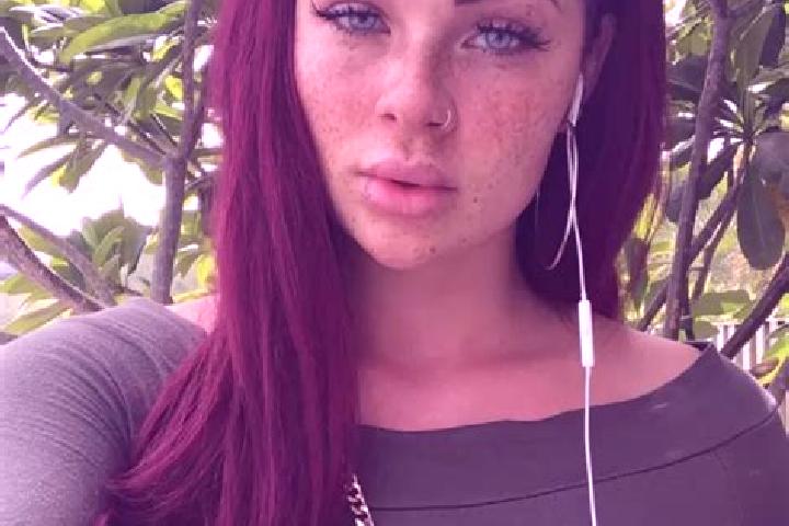 Ellie, 26, a red green-eyed caucasian companion based in Daulan. Offering Fetish, Duos, GFE, CIM. Available for incall and outcall, day and evening dates.