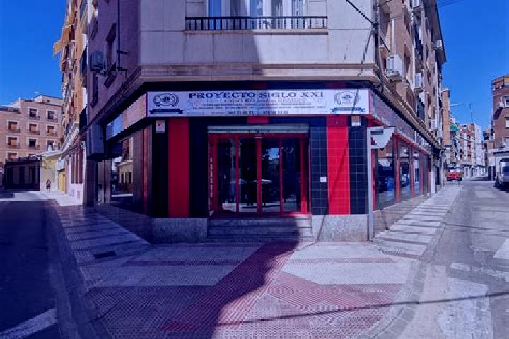 Ellie, 26 — Escort in Arroyo de San Servan, Spain