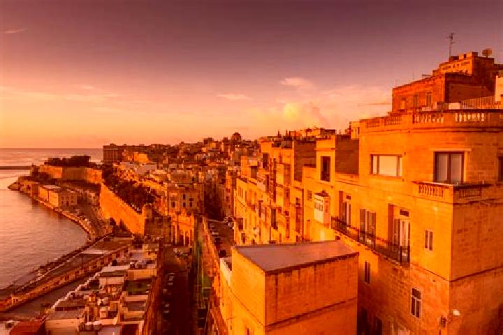 Ellie, 26 — Escort in Fontana, Malta