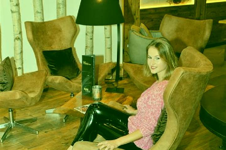 Ellie, 26 — Escort in Holzkirchen, Germany