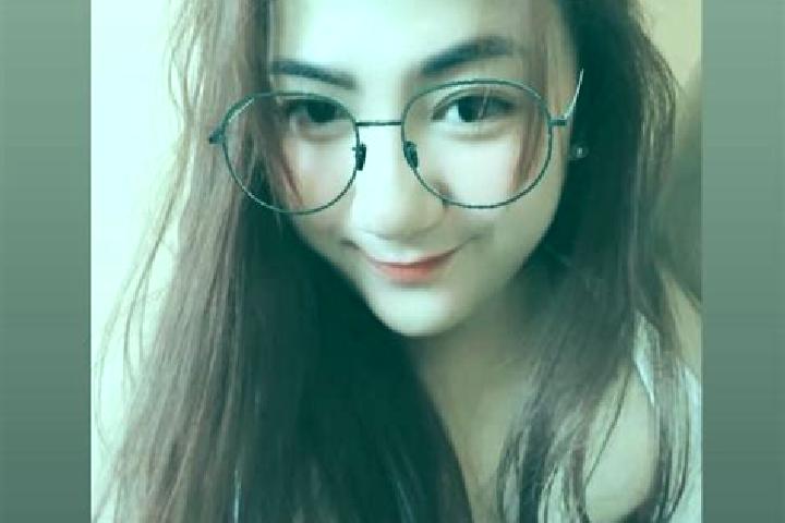 Ellie, 26 — Escort in Meximieux, France