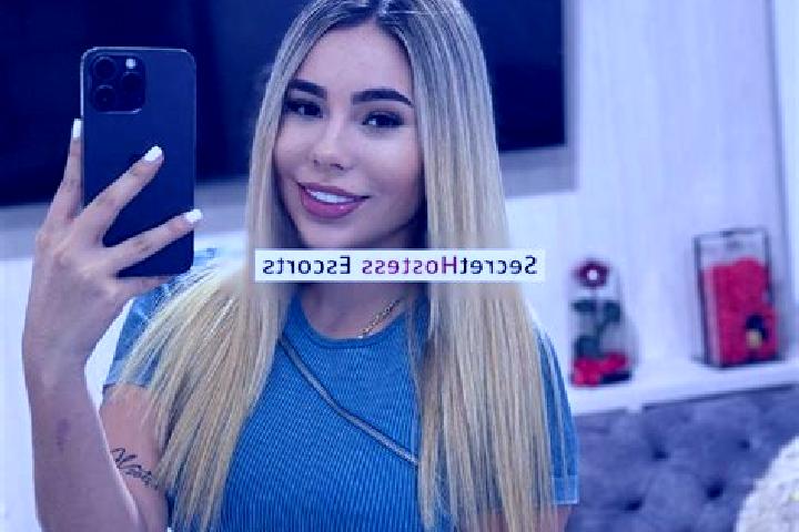 Ellie, 26 — Escort in Santo Domingo Huehuetlan, Mexico