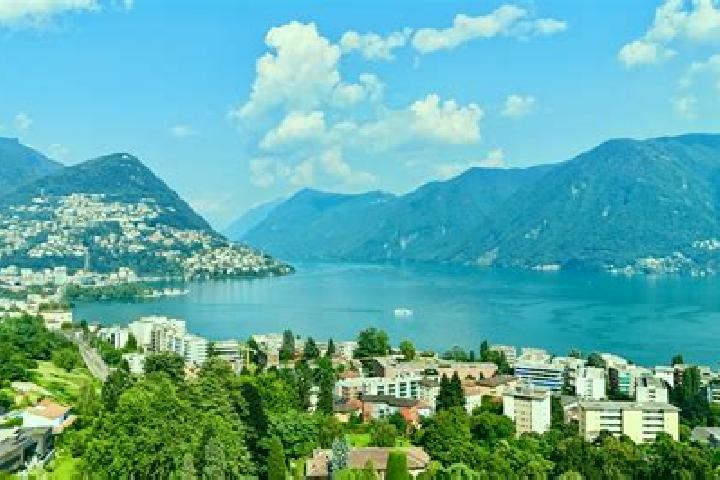Ellie, 26 — Escort in Sorengo, Switzerland
