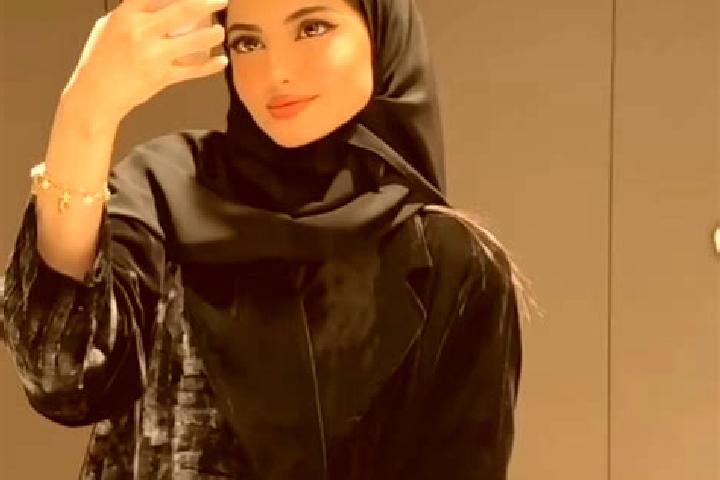Ellie, 26 — Escort in Turaif, Saudi Arabia