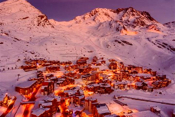 Ellie, 26 — Escort in Val Thorens, France