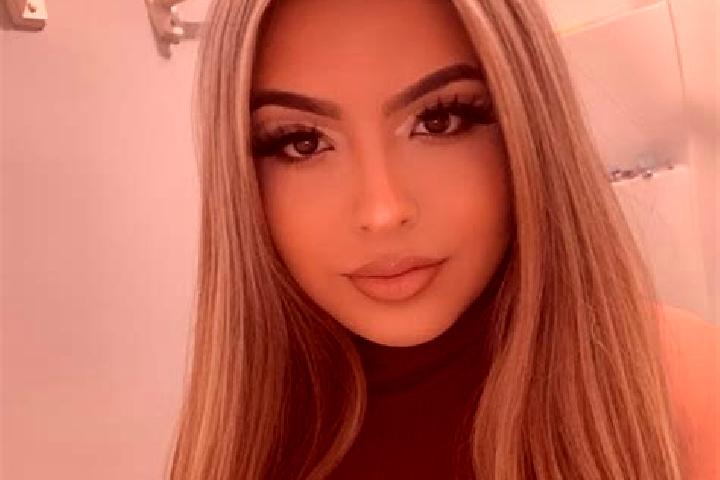 Ellie, 27, a blonde dark-eyed latina companion based in Bwange. Offering GFE, Couples, A-Level. Available for incall and outcall, day and evening dates.