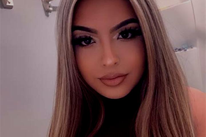 Ellie, 27, a blonde dark-eyed latina companion based in Gemunden. Offering Couples, Prostate Massage, GFE. Available for incall and outcall, day and evening ...