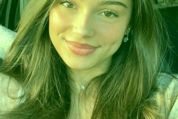 Ellie, 27, a brunette hazel-eyed slavic companion based in Oud-Turnhout. Offering 69, GFE, Dinner Date. Available for incall and outcall, day and evening dates.