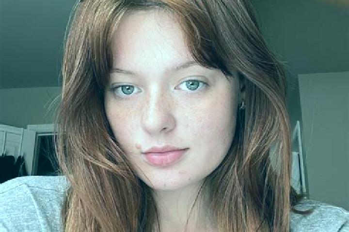 Ellie, 27, a red grey-eyed latina companion based in Farini. Offering Erotic Massage, 69, A-Level, Girlfriend Experience. Available for incall and outcall, d...