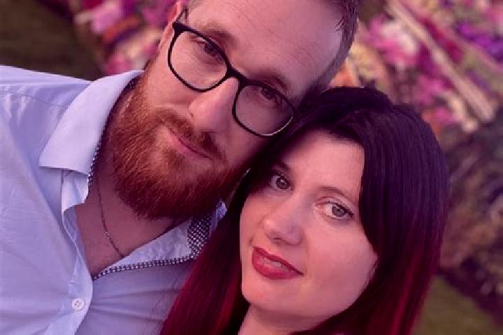 Ellie, 27 — Escort in Andelnans, France