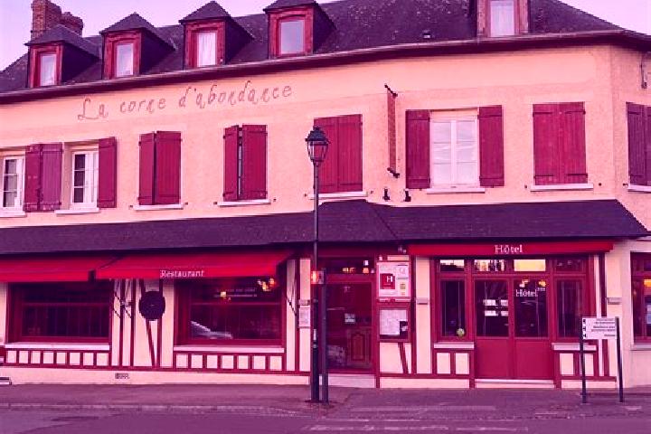 Ellie, 27 — Escort in Bourgtheroulde-Infreville, France