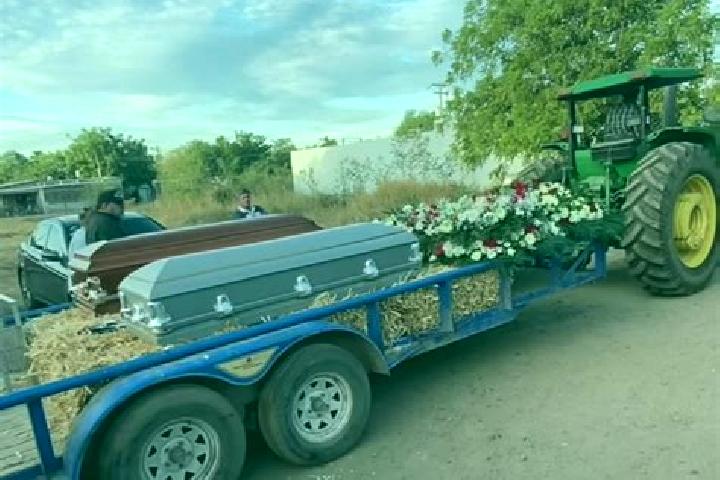 Ellie, 27 — Escort in El Burrion, Mexico